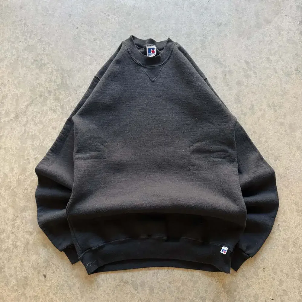 Vintage 90s Russell Athletic Essential Blank Black Crewneck Sweatshirt